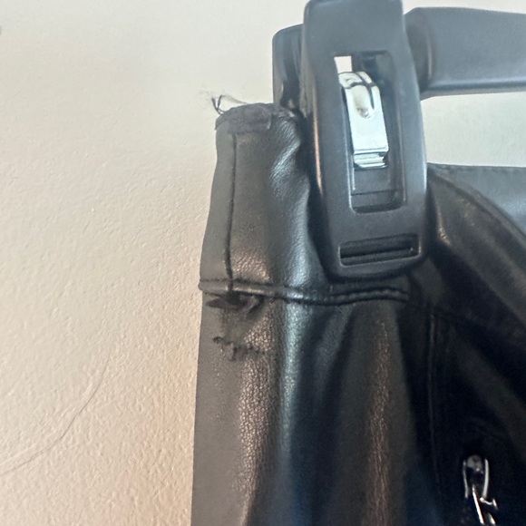 Guess Faux Leather Skinny Pants - Brand New w/ Small Defect - Picture 5 of 5